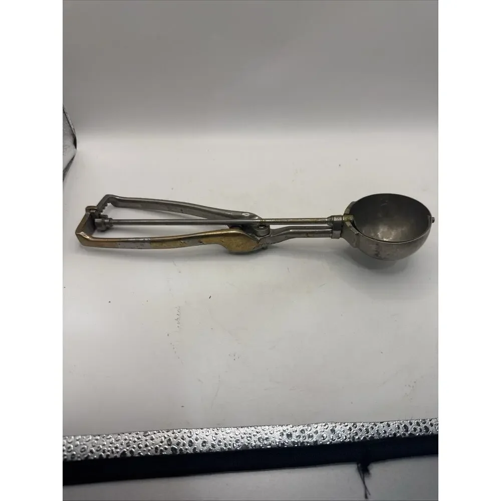 Vintage Gilchrist No. 30 Brass Ice Cream Scoop w/ Spring Loaded Handle ~ Works